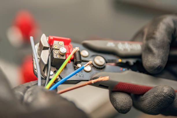 Best Affordable Emergency Electrician  in Corunna, MI
